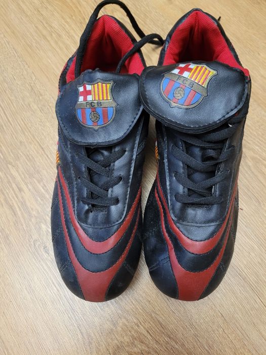 Футбольные бутсы.