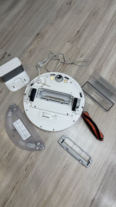 Продам Робот-пылесос Xiaomi Vacuum Mop 2 Lite