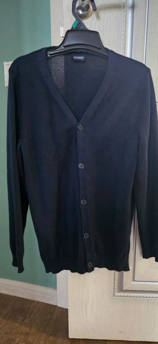 Кардиганы новые, на 6-7 и 8-9 лет