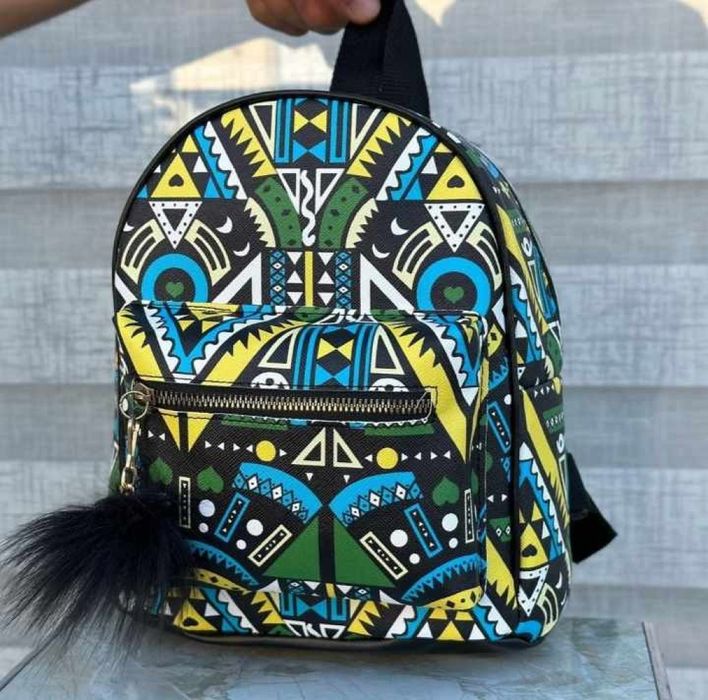 Намаление! Раница 25см Различни цветове