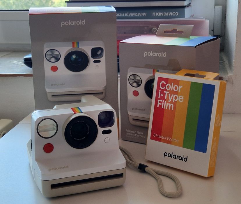 Camera Foto Instant Polaroid Now Gen 3, Pebble White + Film Color 15 buc