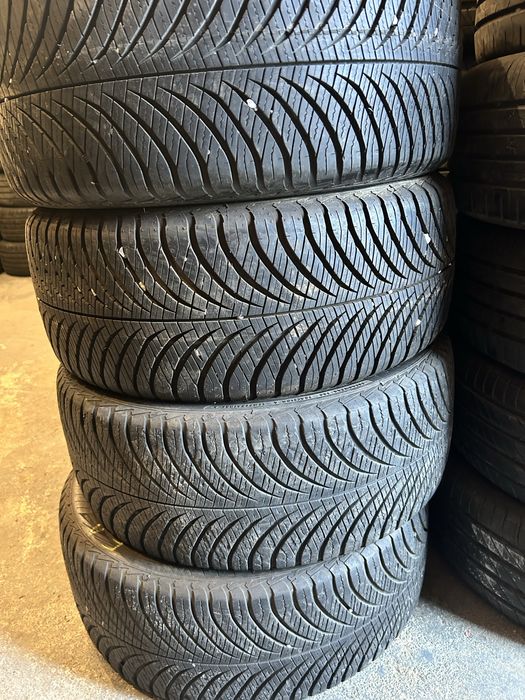 215/45/16 Good year