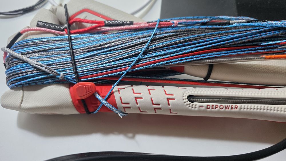 Vând duotone click bar 24m M model 2025 like new