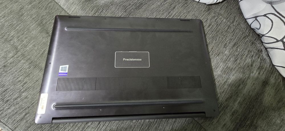 Лаптоп Dell Precision 5530
Висок клас мобилна работна станция,изключит