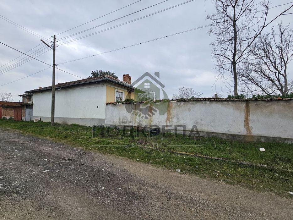 Къща в Пловдив, област-с.Чоба площ 234 цена 35000