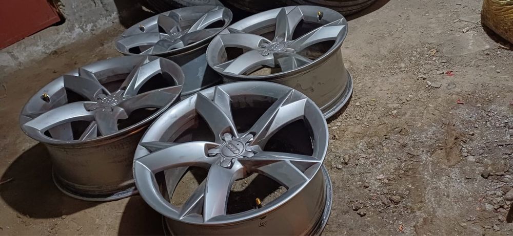 Vând jante audi originale 19