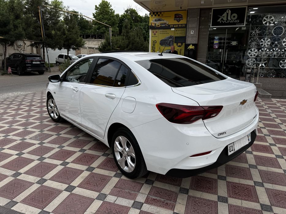 Chevrolet Onix 2023 — 3