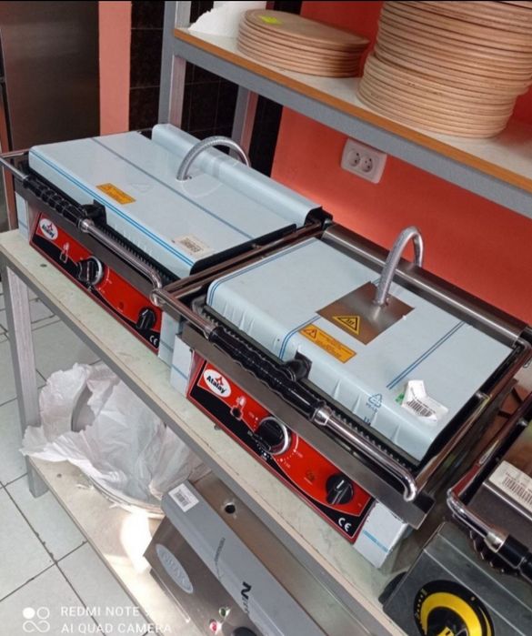 Tostir ezgara va boshqa fasfud uchun barcha uskunalar bor