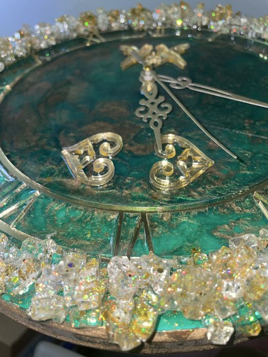 Настенные часы за 4000т.