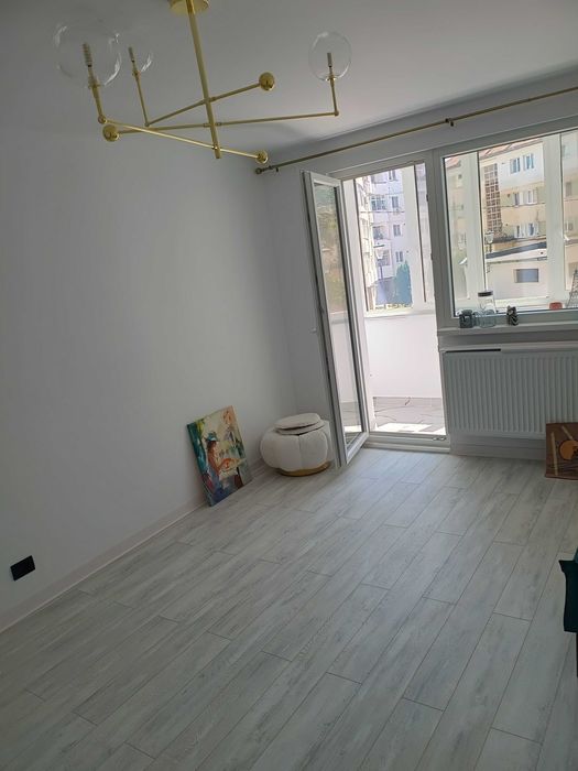 Vând apartament 4 camere