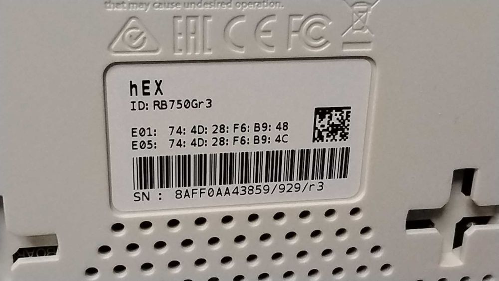 MikroTik hEX (модел RB750Gr3)