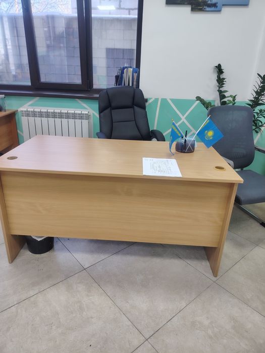 Продам офисные столы