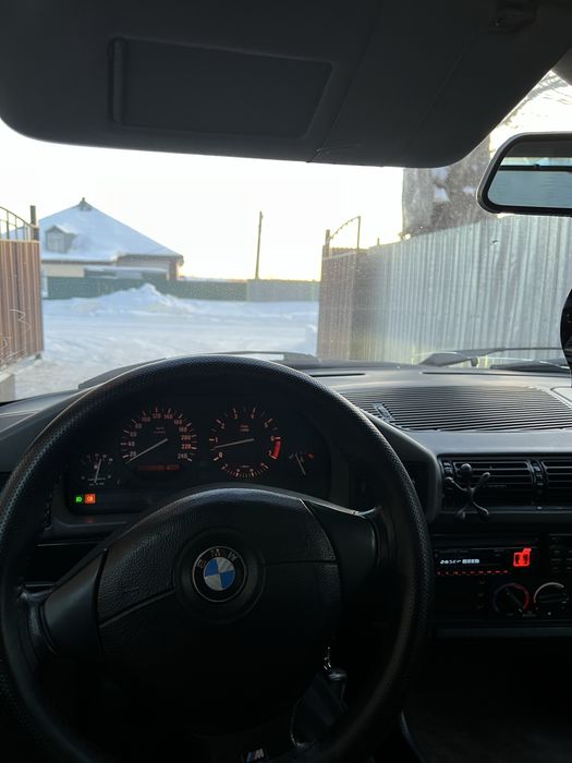 Продам BMW E34 520I