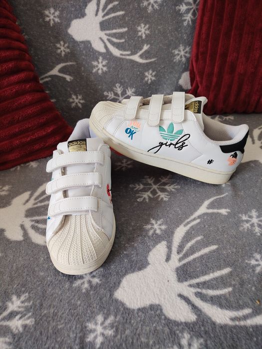 Adidași Adidas superstar, nu Nike Puma