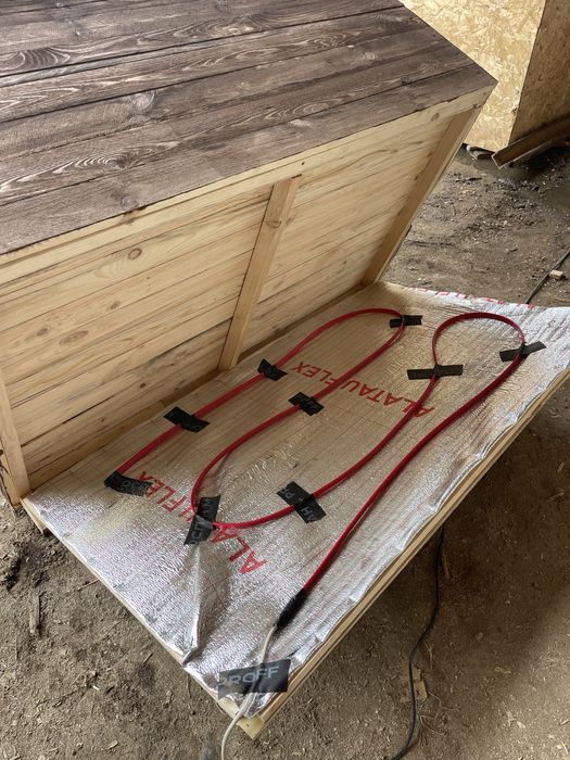 Домик для собак с теплым полом