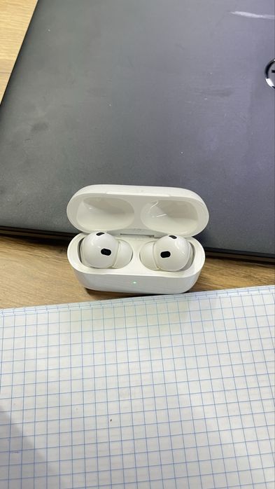 AirPods Pro 2.