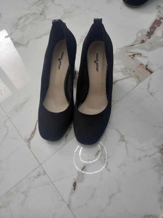 Черни токчета велурени