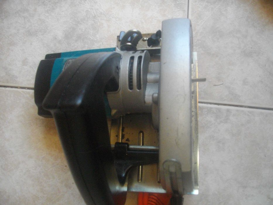 ОРИГИНАЛЕН Black Decker DN56 Малък Немски Ръчен Циркуляр ф130mm/450W