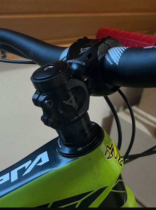 YT Capra CF Карбон 27.5, M , Ендуро, Мекица