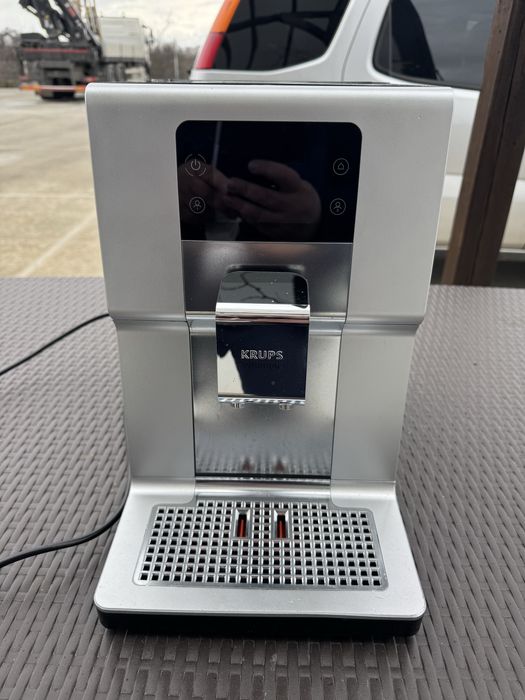 Продавам Krups EA87EA10