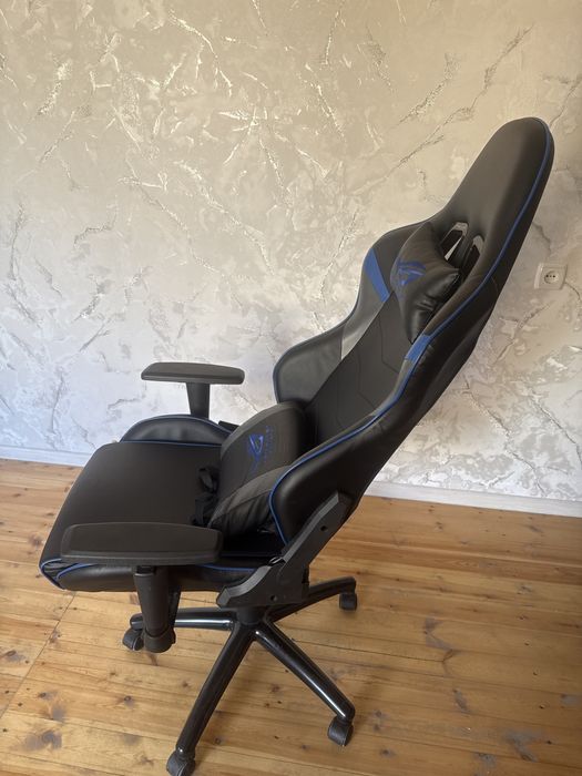 Игровое кресло ROG gaming chair