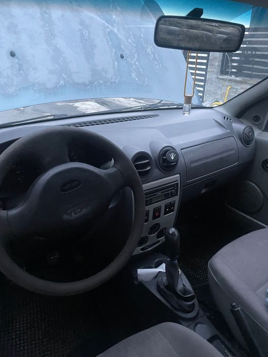 Vând sau schimb Dacia Logan defect