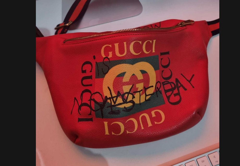 Borseta Gucci din piele rosie cu logo
