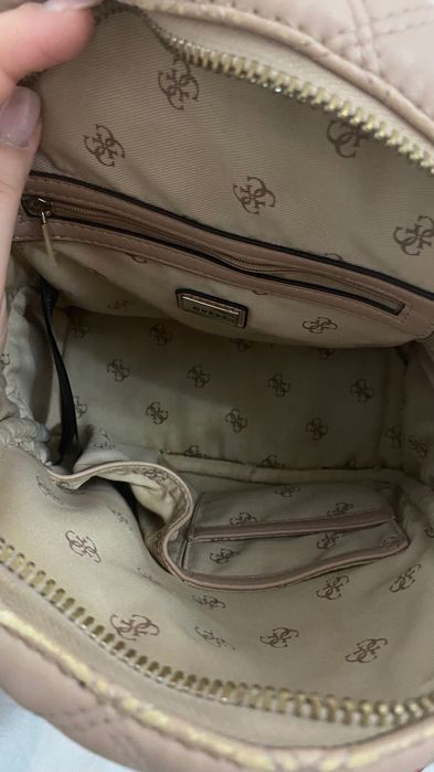 дамска раница Guess