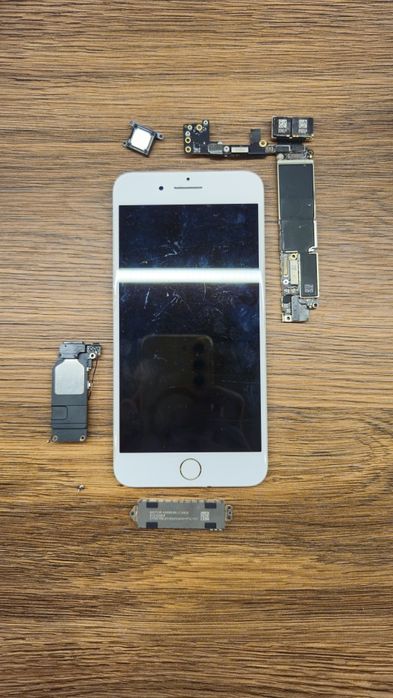 Продам запчасти от iPhone 7+