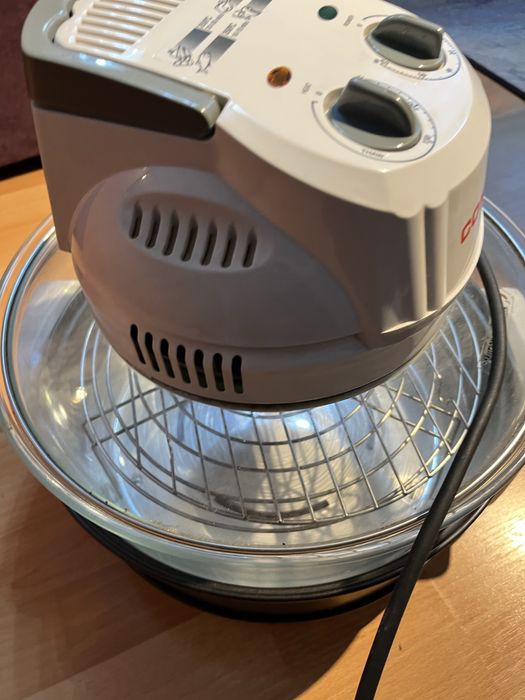 cuptor cu convecție halogen si friteuza 2 n 1, model Comet JL-9501 TU,1260W