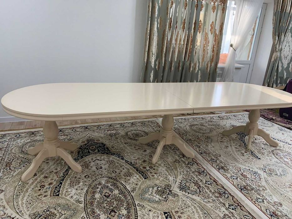 Стол для гостиной