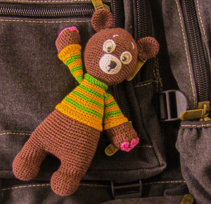 Ръчно плетена играчка - мече