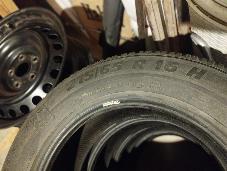 Шина 215/65R16 липучка