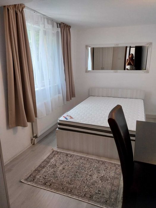 Proprietar, ap de închiriat, 2 dormitoare separate, renovat, Tg Cucu/Podu Fier, 10 min pe jos pana la Medicina