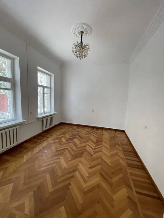 Сдается участок Мирабадский район, можно под офис ( н662 )