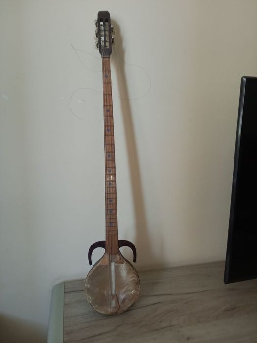 Musiqa asboblari sotiladi