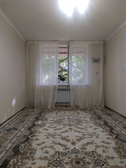 Своя квартира . Мирзо Улугбек район.Поселок Улугбек. Продается 1ком кв