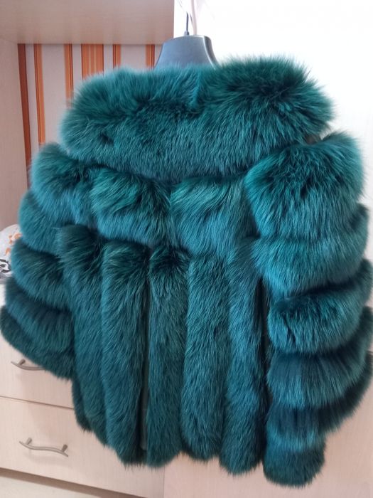 Естествен косъм,  С размер . Два цвята.