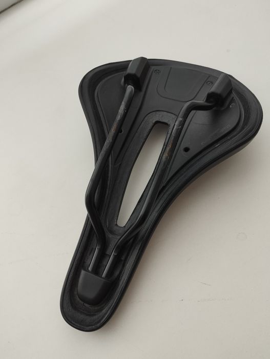 Велосипедное спортивное седло