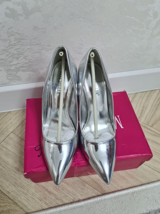 Продам новые туфли