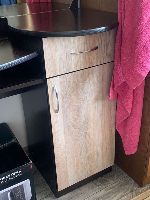 Продам косметический столик