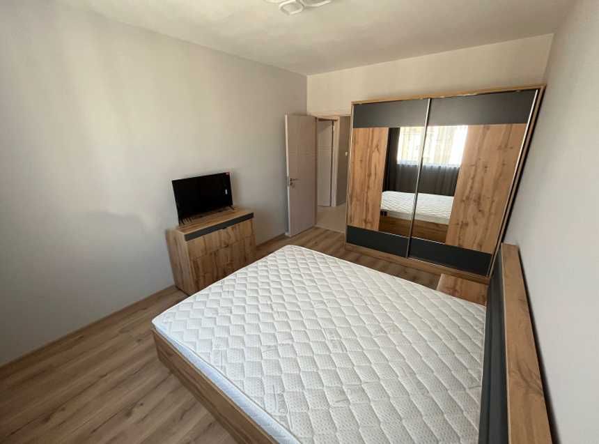 Дава се под наем Двустаен апартамент в Пловдив, Остромила - 60 кв.м за 375 € - Снимка #4