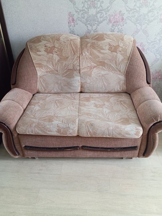 Отдам даром диван и кресло