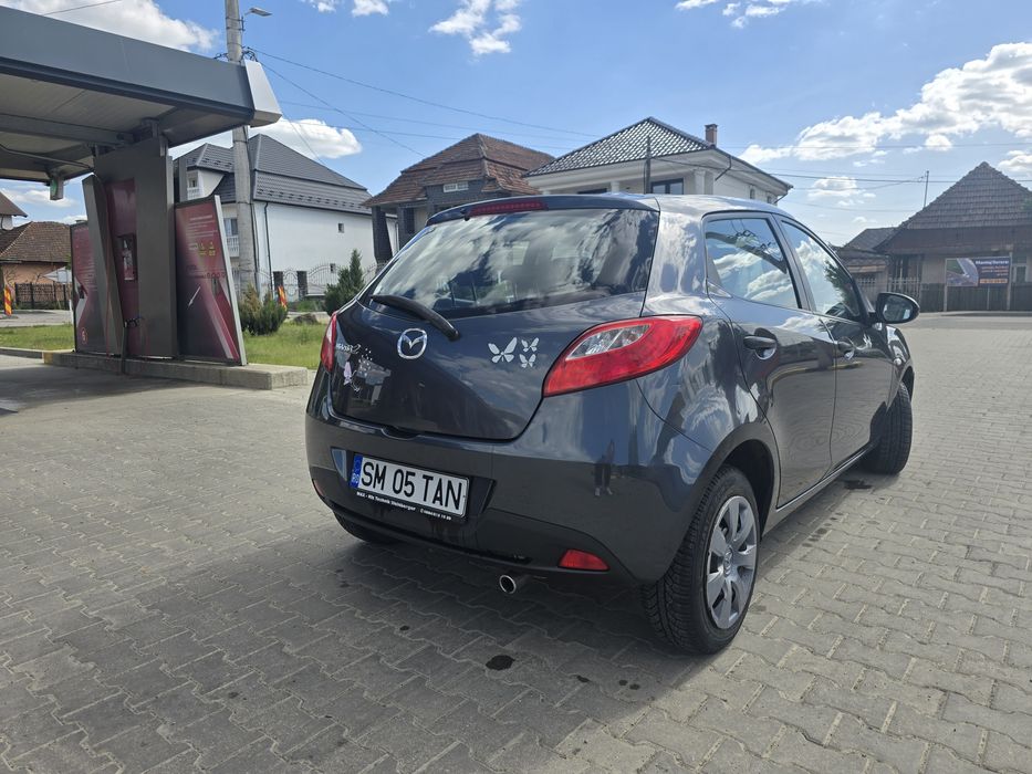 Mazda 2    1.4 benzina