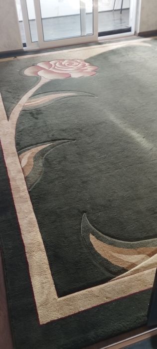 Ковёр очень хорошим состояние