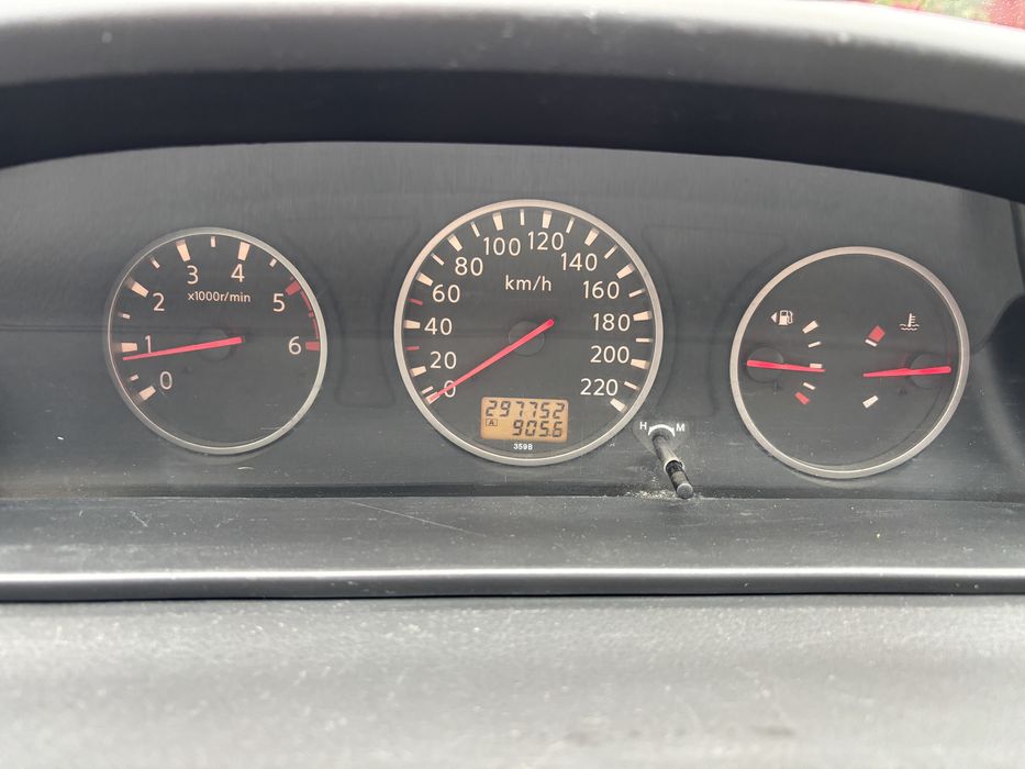 Vând /schimb Nissan X trail t30 E 2.2 motorina .Schimb cu carosata