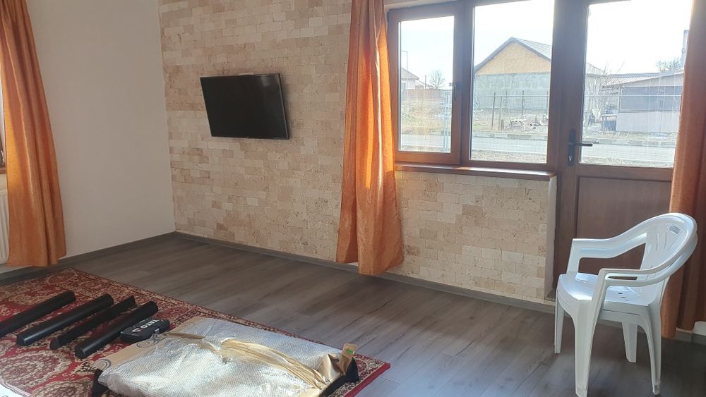 Casa de închiriat