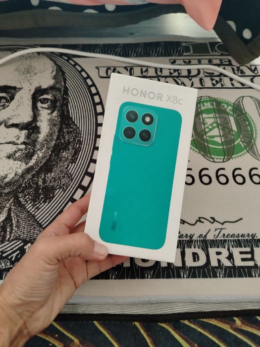 Продаётся телефон