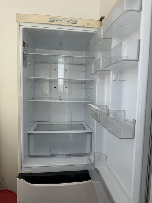 Продам холодильник