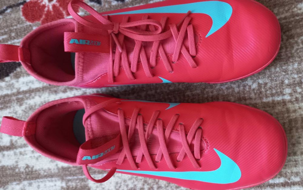 Nike JR Zoom Vapor 16 – Детски футболни обувки – Отлично състояние